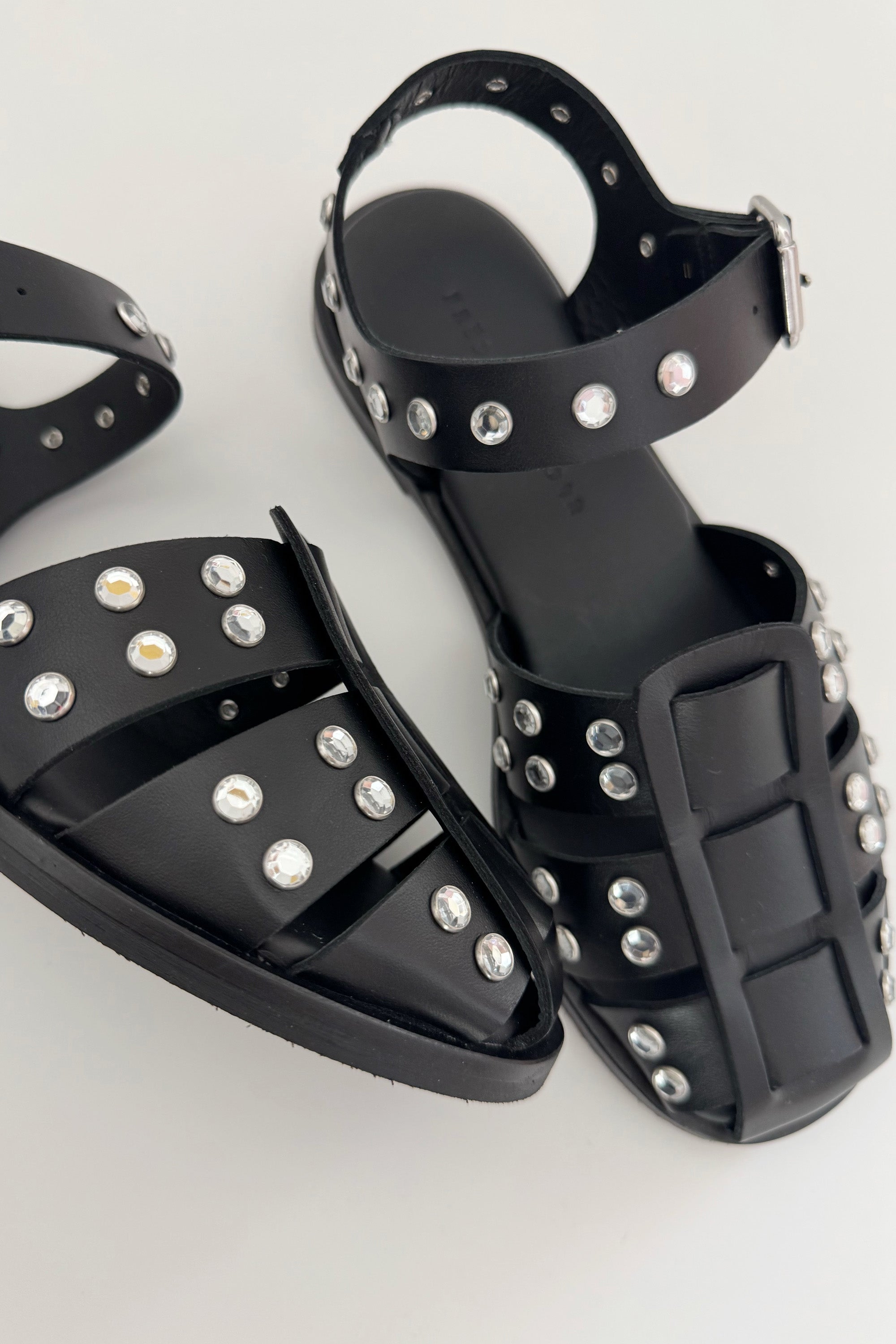 CRYSTAL SERA SANDAL-BLACK