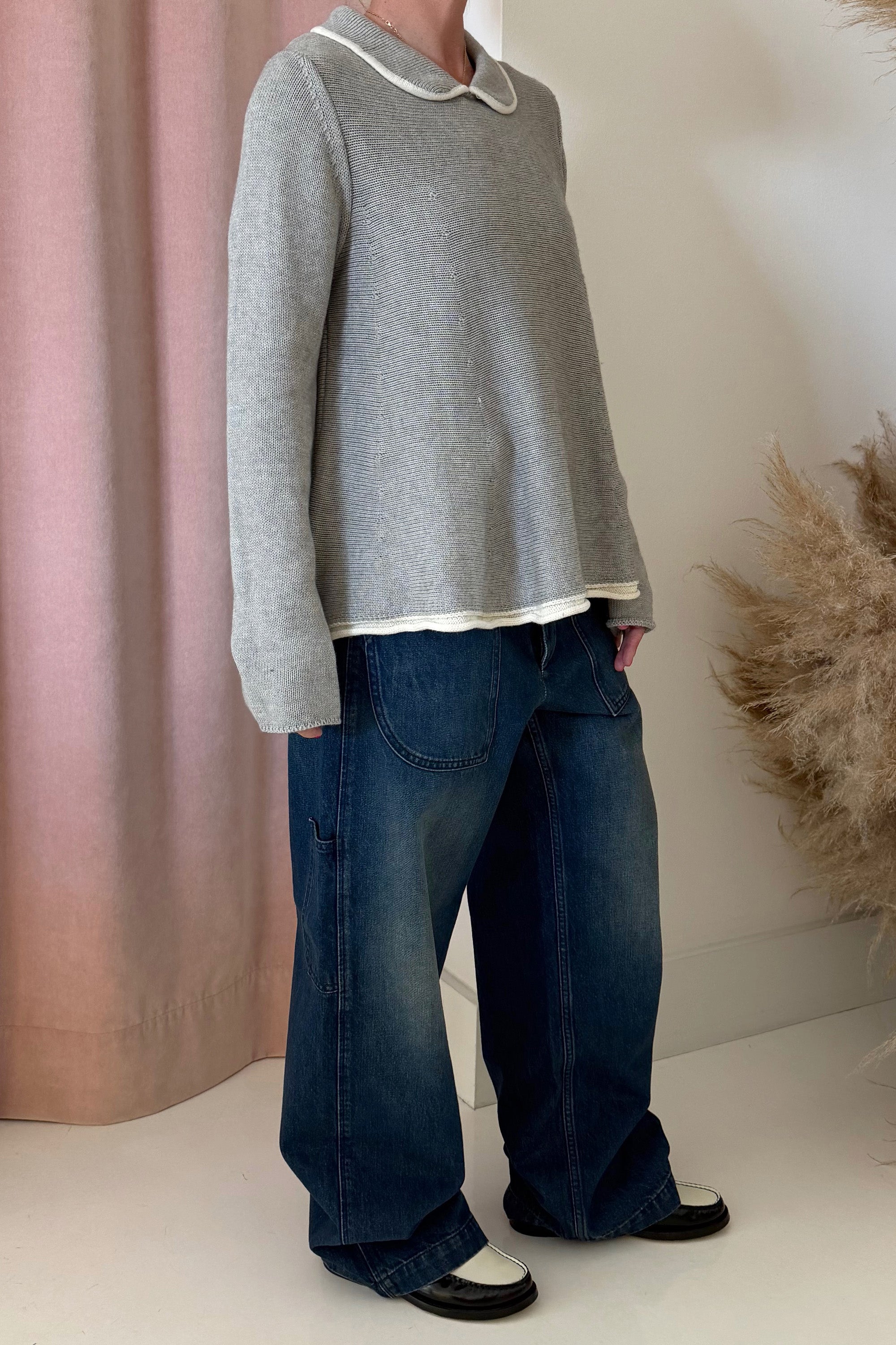 THE GRANNY POLO SWEATER-GREY