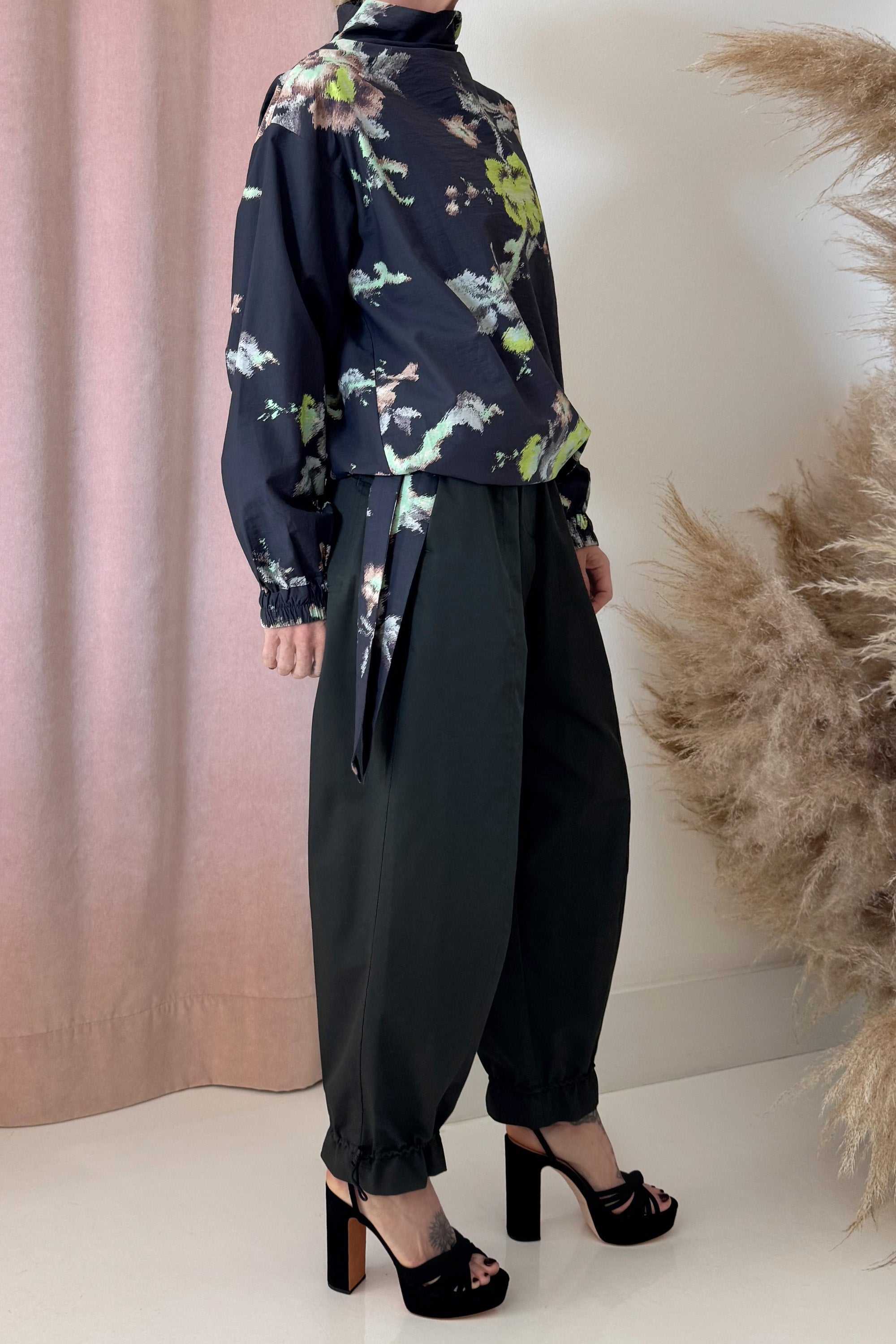FLORAL SIDE TIE SHIRT
