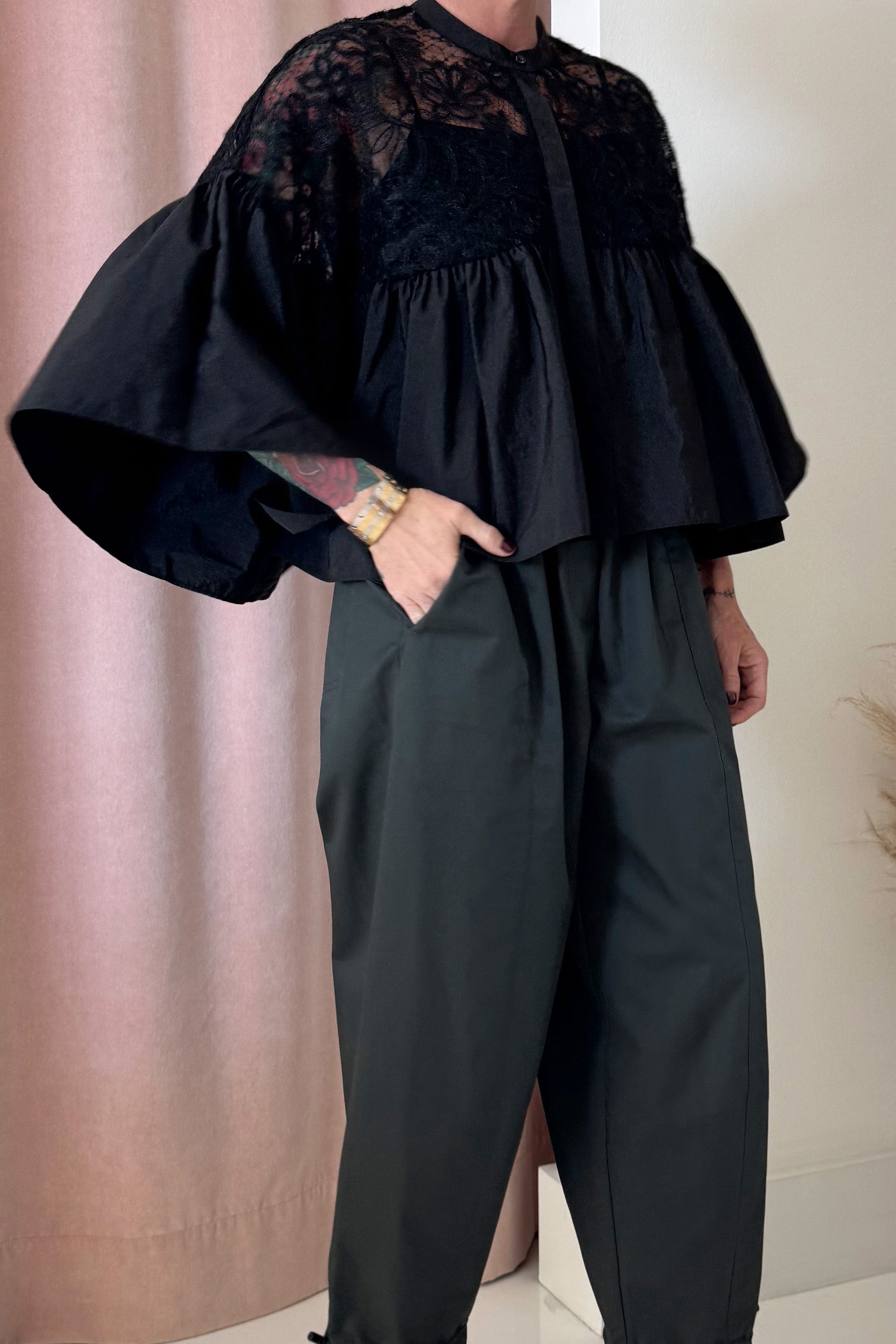 LACE CAPELET